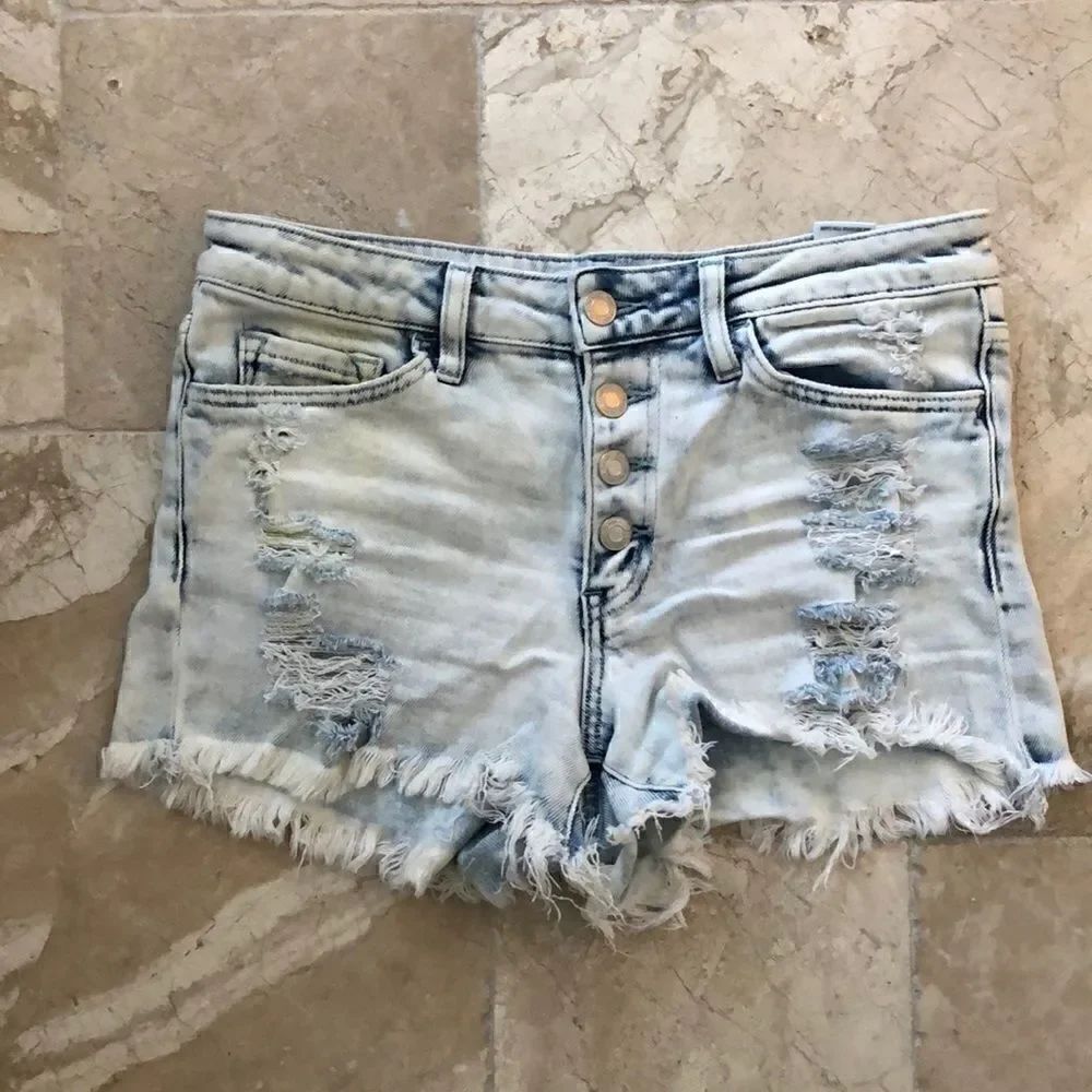 Vervet distressed ripped denim short size Small